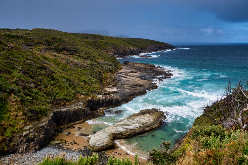 Coastline and beach curves