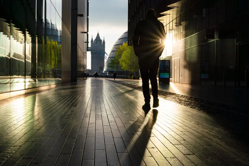 Composition that makes the most of the impression of rays