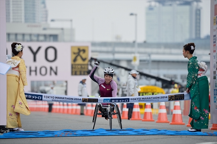 Photo Gallery of wheelchair Marathon Wakako Tsuchida